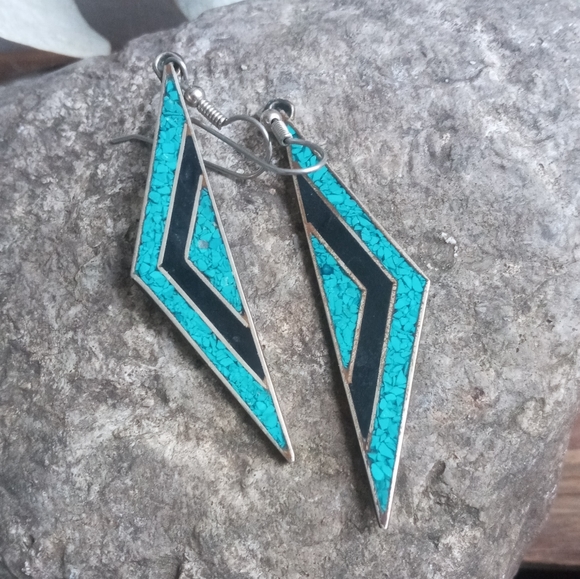 Mexico Alpaca Geometric Triangle Earrings Turquoise Black - Picture 2 of 5